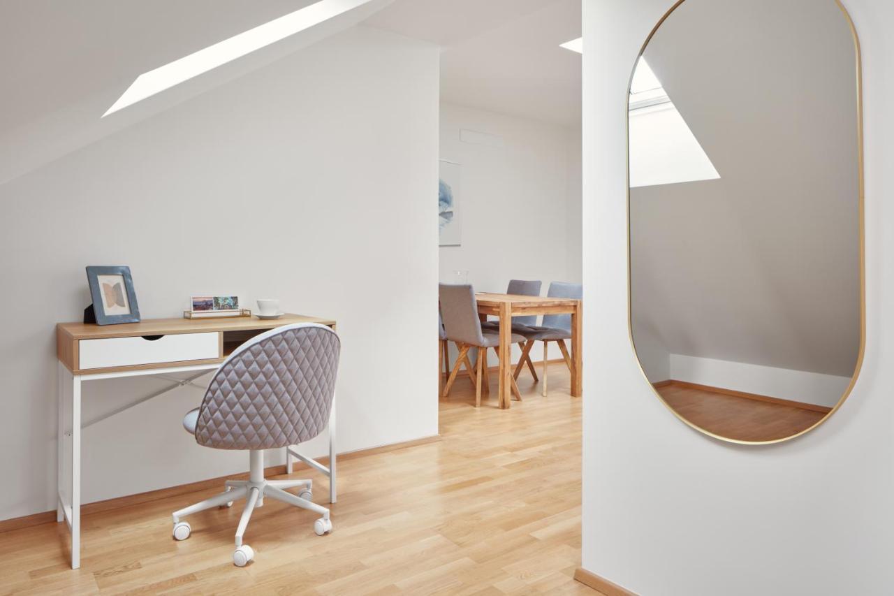 Bright Apartment In New Town By Prague Days Ngoại thất bức ảnh